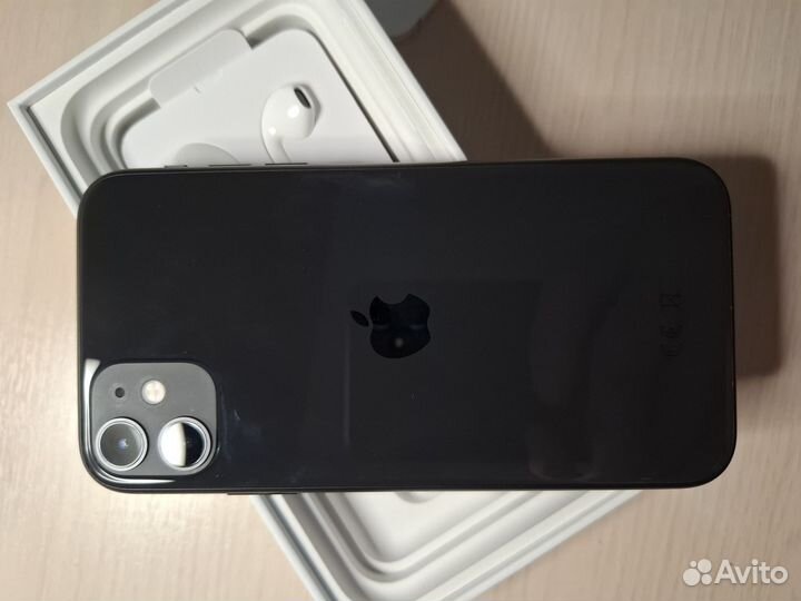 iPhone 11, 64 ГБ