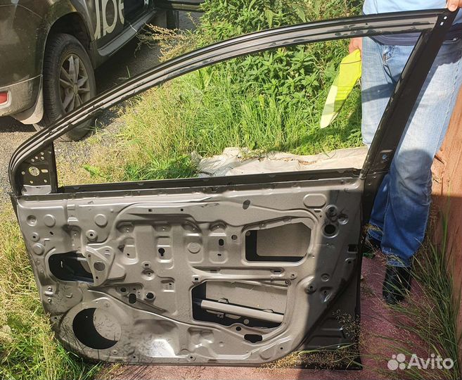 Toyota corolla дверь передняя правая