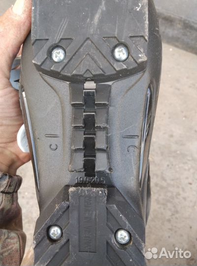 Горнолыжные ботинки