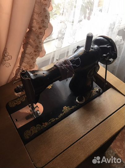 Швейная машинка Подольская с тумбой