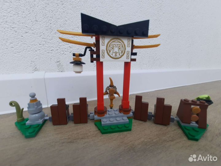 Lego Ninjago Дракон мастера Ву