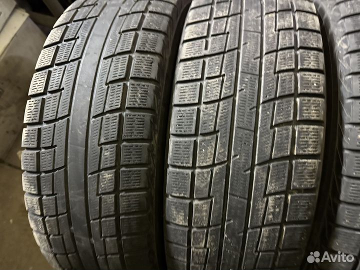 Yokohama Ice Guard IG30 215/65 R16