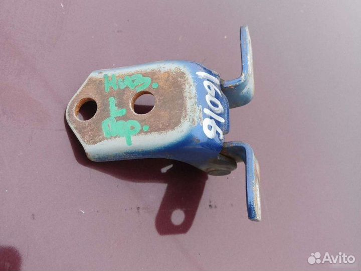 Петля двери передняя левая Mazda 3 2007