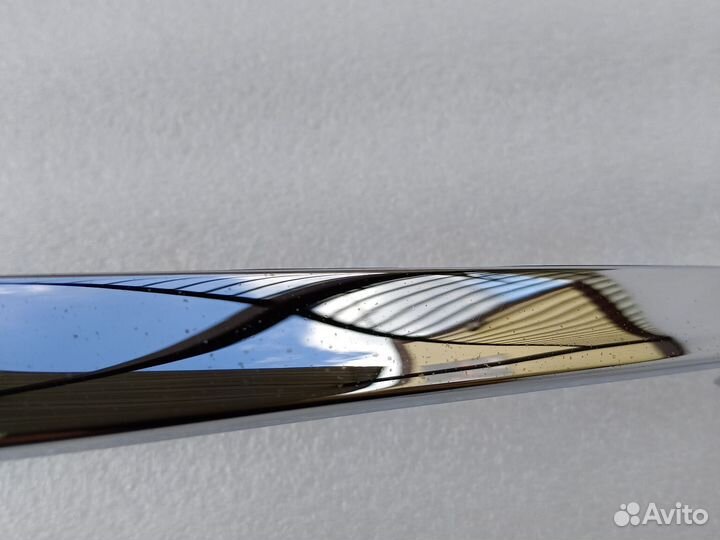 Lexus LX 570 Хром накладки багажника верхний