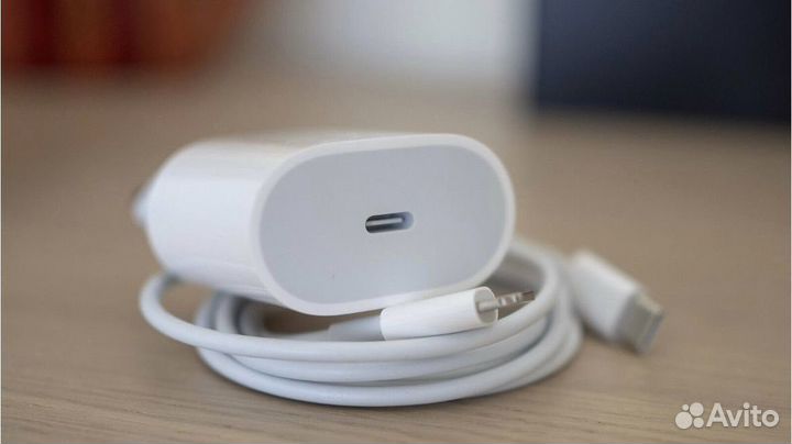 Зарядка на iPhone 20w