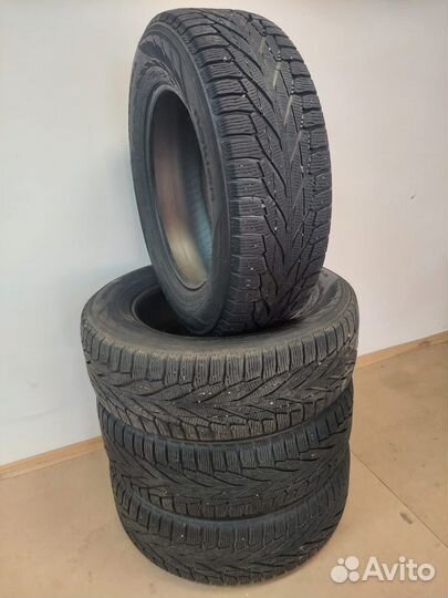 Nokian Tyres Hakkapeliitta R2 SUV 225/65 R17 26D