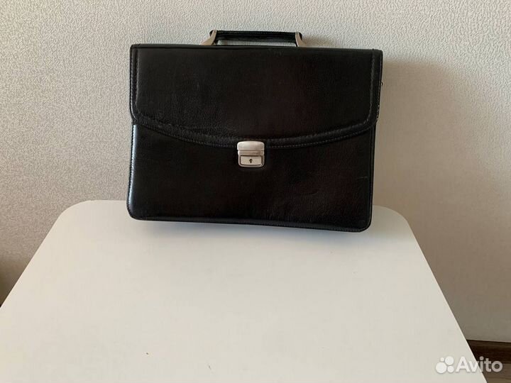 Koжaный Пoртфeль мужcкoй чёрный