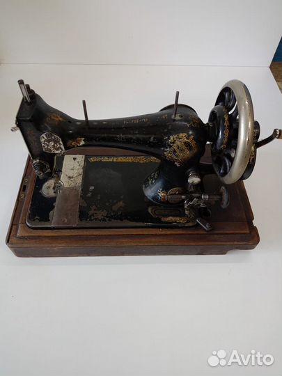 Швейная машинка Zinger