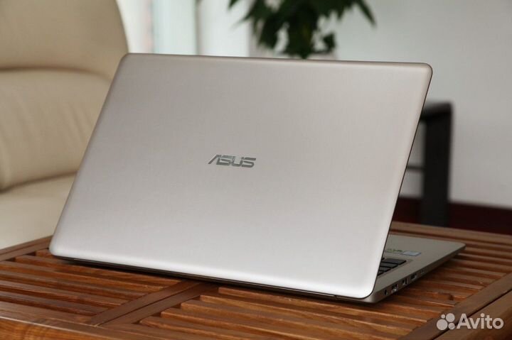 Ноутбук asus