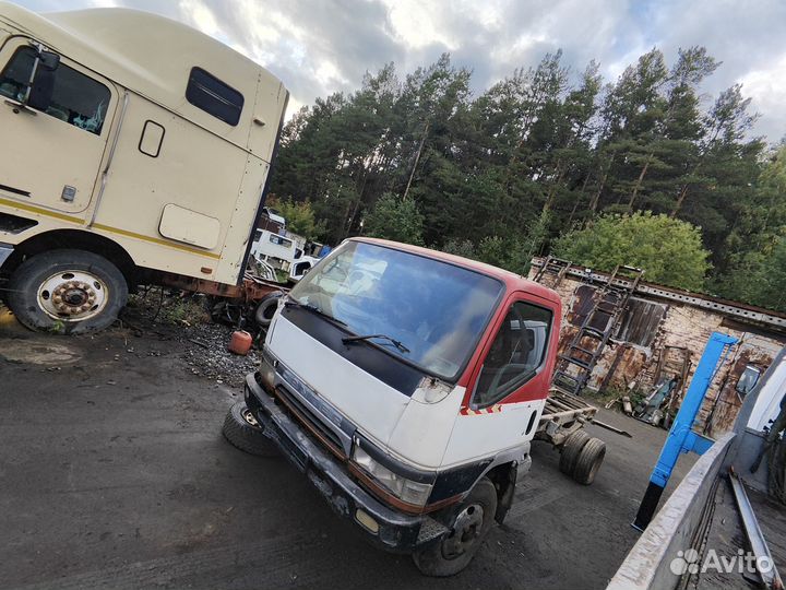 Митсубиси Кантер в разборе