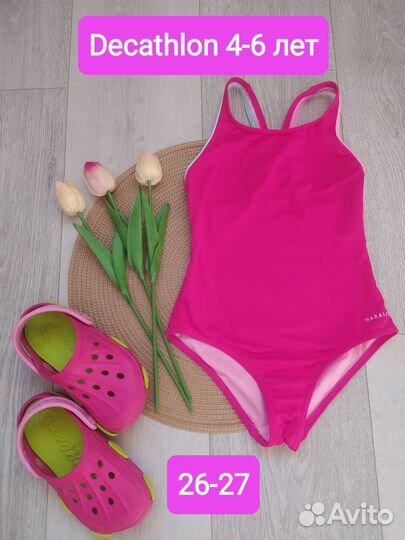 Купальник для девочки в бассейн и кроксы