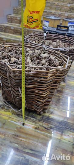 Корзина для елки, с шишками