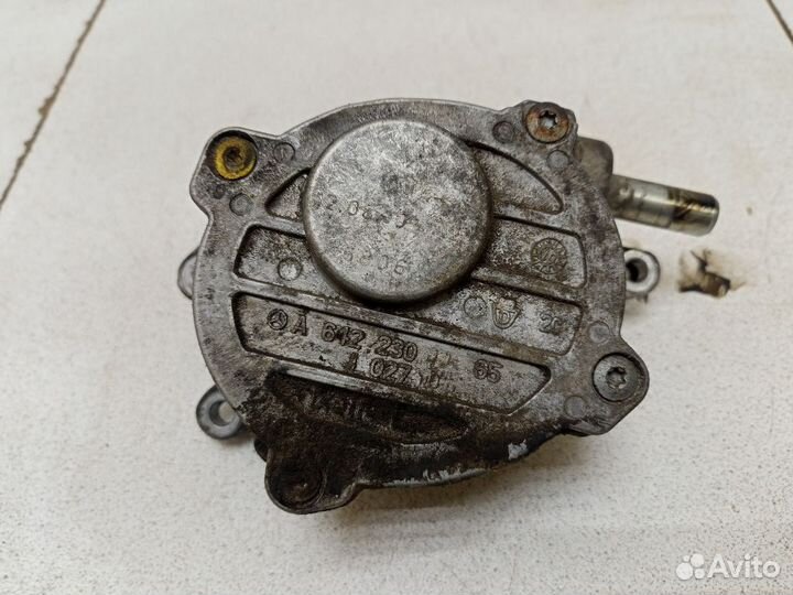 Вакуумный насос двигателя