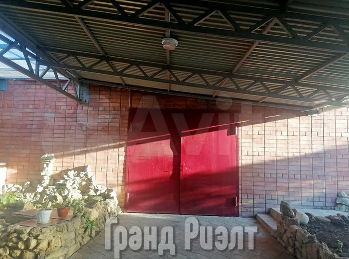 Дом 164,8 м² на участке 8 сот.