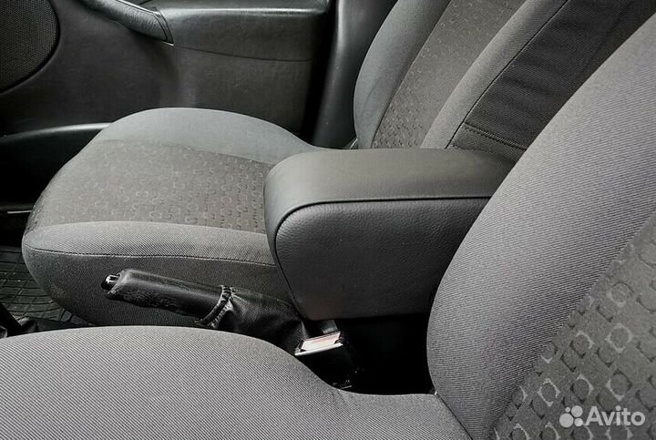 Подлокотник Ford Focus 1