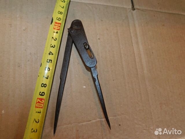 Старинный, столярный, кованный циркуль ри
