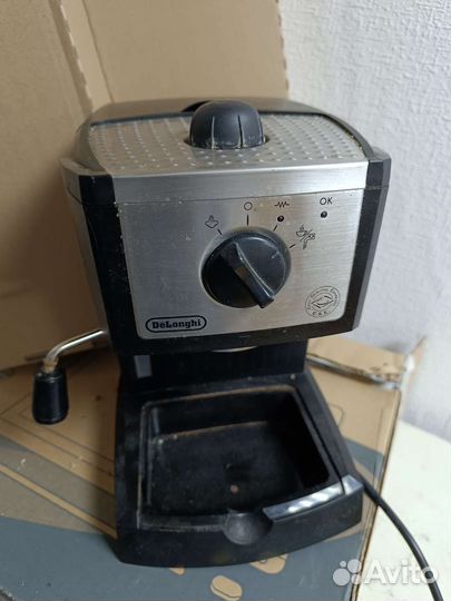 Кофеварка рожкового типа Delonghi EC 155