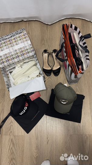 Коробка женской одежды и обуви