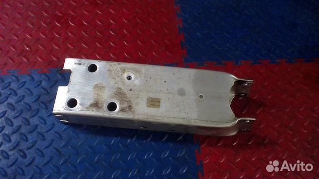 Кронштейн усилителя переднего бампера правый BMW