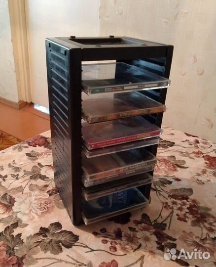 Подставки для аудиокассет и компакт-дисков