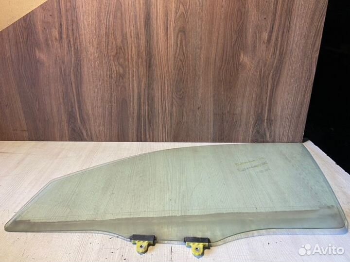 Стекло переднее левое Mitsubishi Outlander CU 4G69