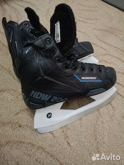 Коньки хоккейные