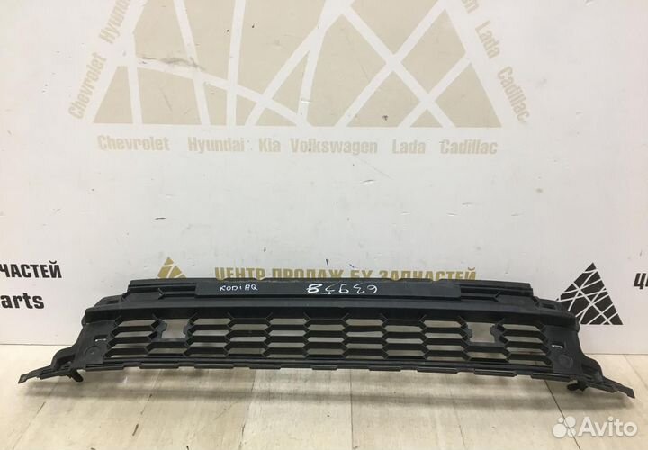 Решетка переднего бампера Skoda Kodiaq OEM 565853677