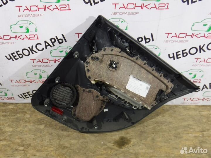 Обшивка задней левой двери VW Golf 6 (2009-2012)