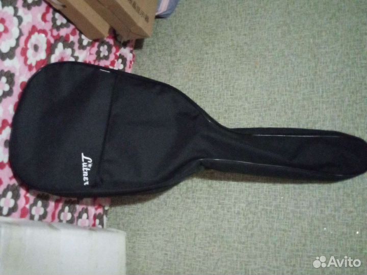 Акустическая гитара