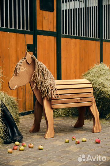 Лошадка из дерева
