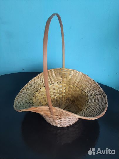 Корзина плетеная