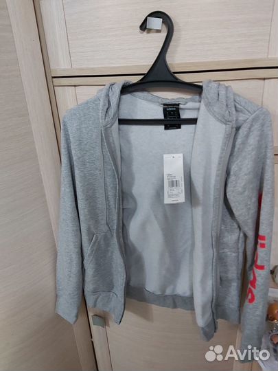 Продам спортивный костюм женский