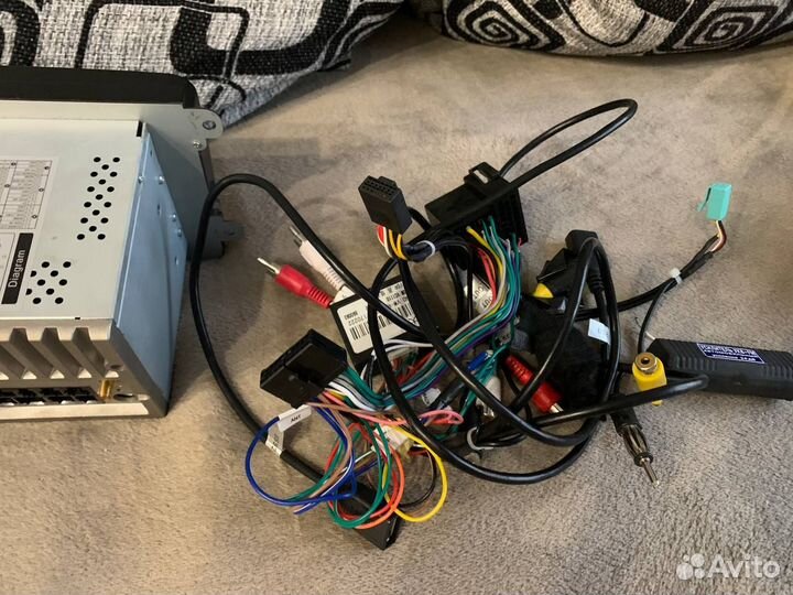 Магнитола с экраном 2din на VW Jetta 6