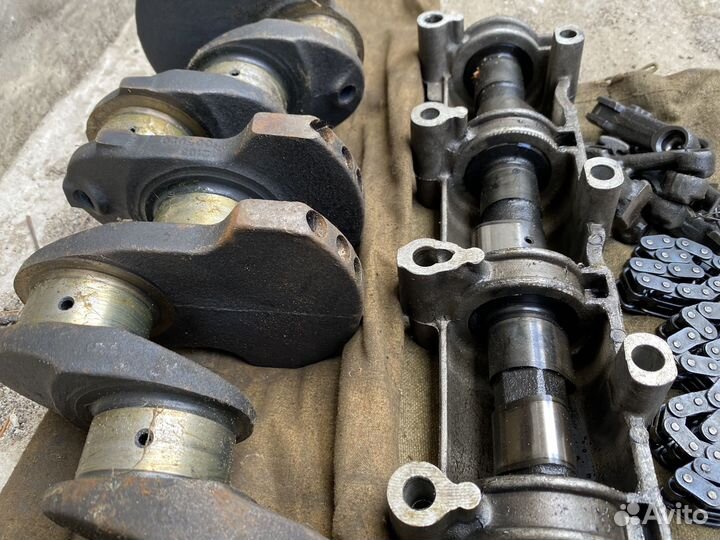 Комплект: коленвал, распредвал, цепь