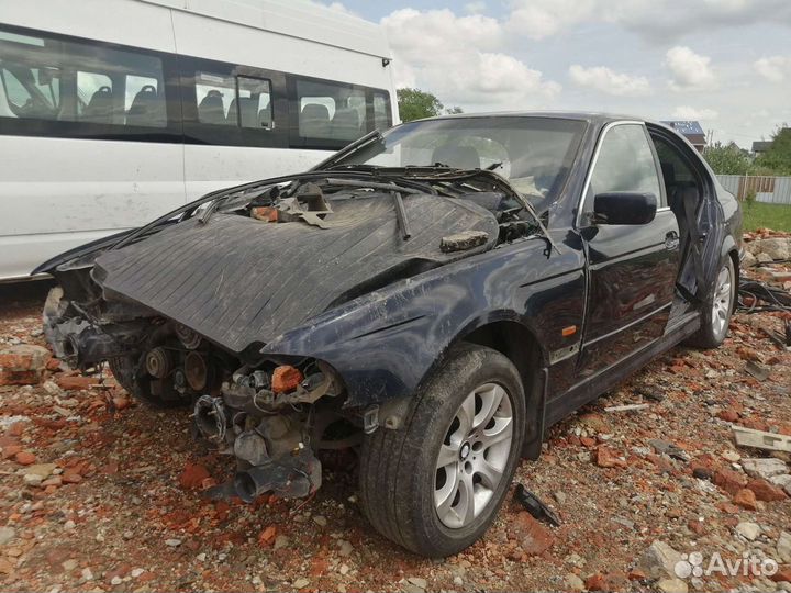 Разбор bmw E39 m52b20tu МКПП запчасти б.у