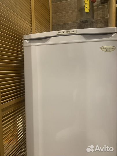 Продам Морозильник Саратов 153