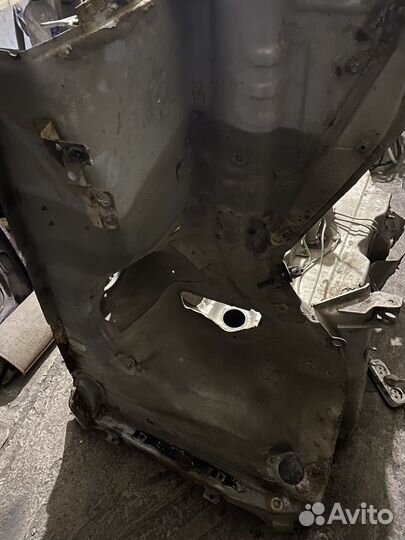 Правый брызговик со стаканом ваз 2109-14