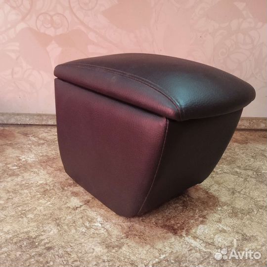 Подлокотник на Toyota Verso