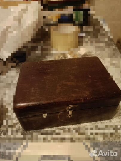 Антикварные гирьки в футляре с пинцетом