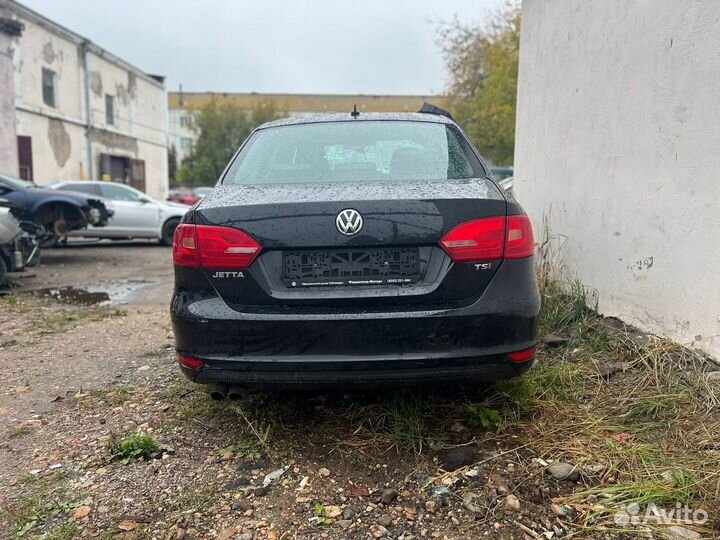 В разборе Volkswagen Jetta 6 2013 1.4 caxa МКПП