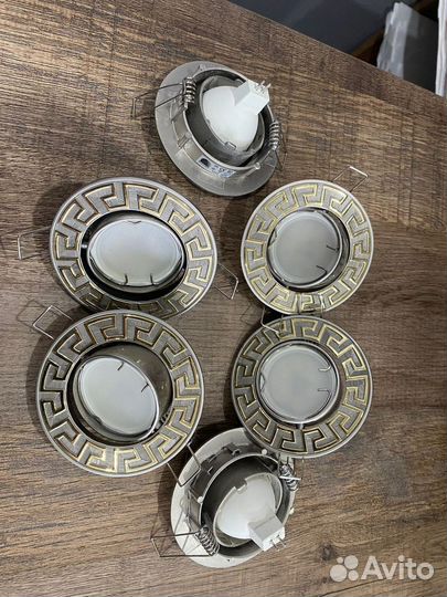 Светильники с лампочками