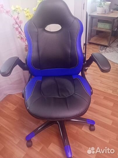 Игровое кресло dxracer
