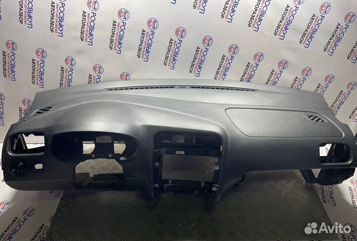 Торпедо Volkswagen Polo MK5