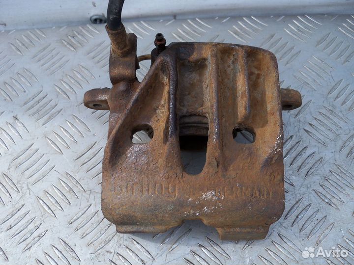 Суппорт передний левый VW Transporter T3