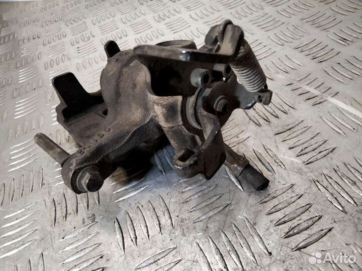 Задний правый суппорт Форд Мондео 3