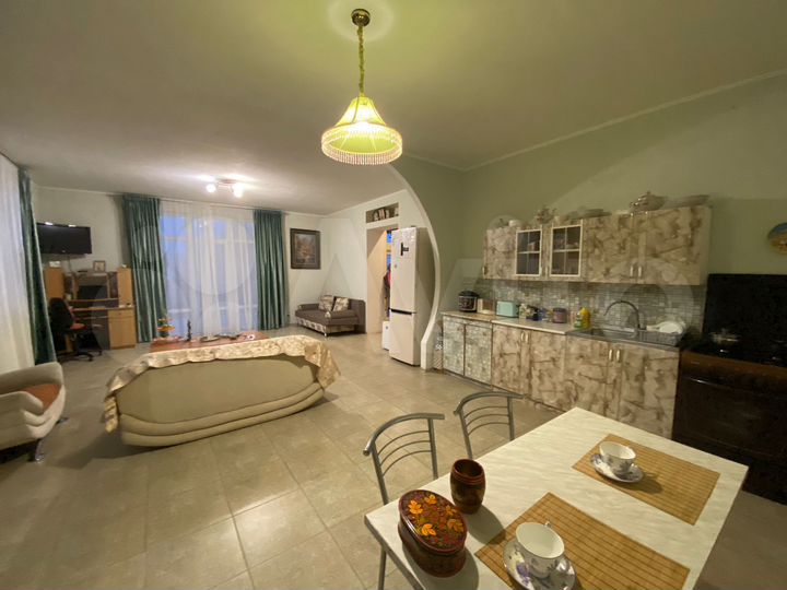 Дом 158 м² на участке 8 сот.