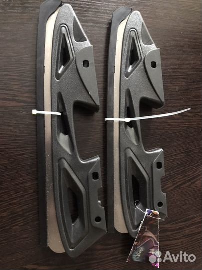 Лезвия для коньков к роликам новые с чехлами