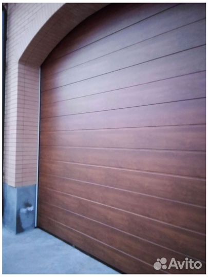 Секционные подъёмные гаражные ворота