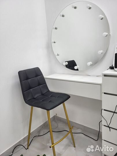 Гримерный столик, барный стул