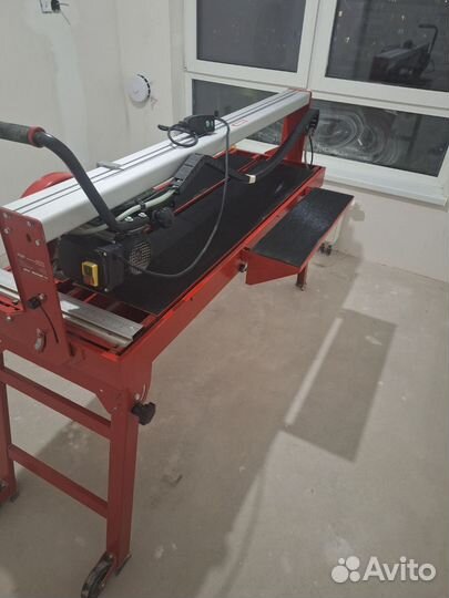 Плиткорез электрический водяной 1200 бу